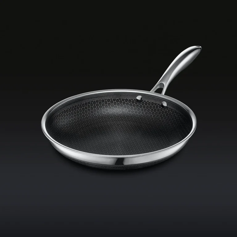 Non-stick hybrid frying pan